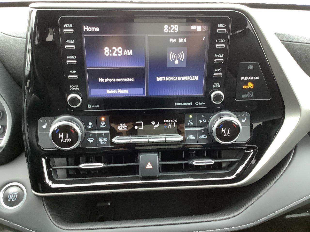 2021 Toyota Highlander XLE Photo