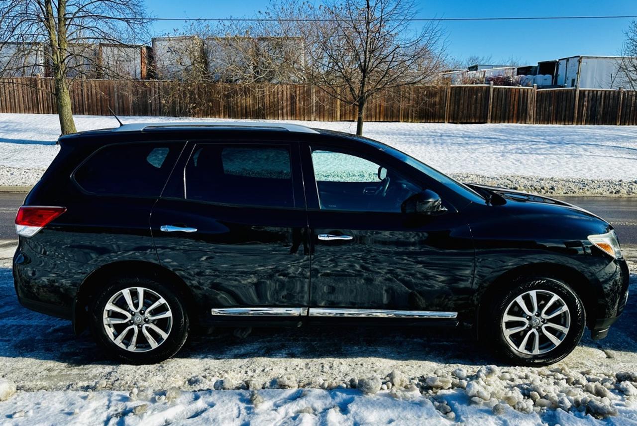 2016 Nissan Pathfinder SL 4WD Photo