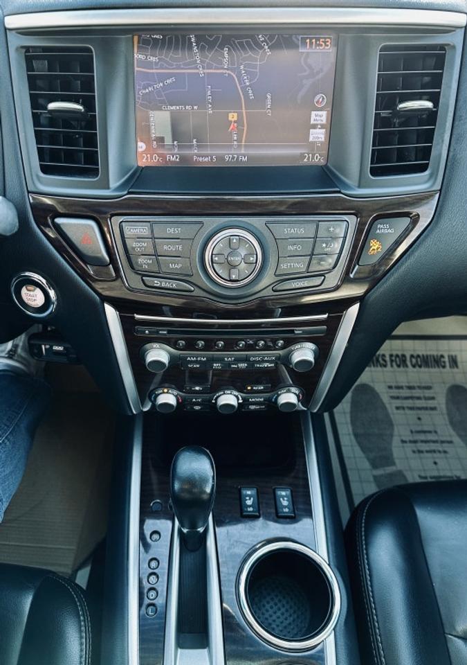 2016 Nissan Pathfinder SL 4WD Photo