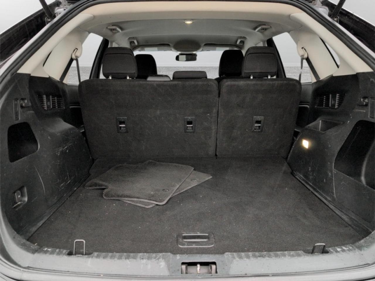 2020 Ford Edge SE AWD Photo