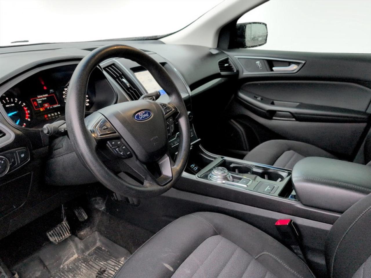 2020 Ford Edge SE AWD Photo