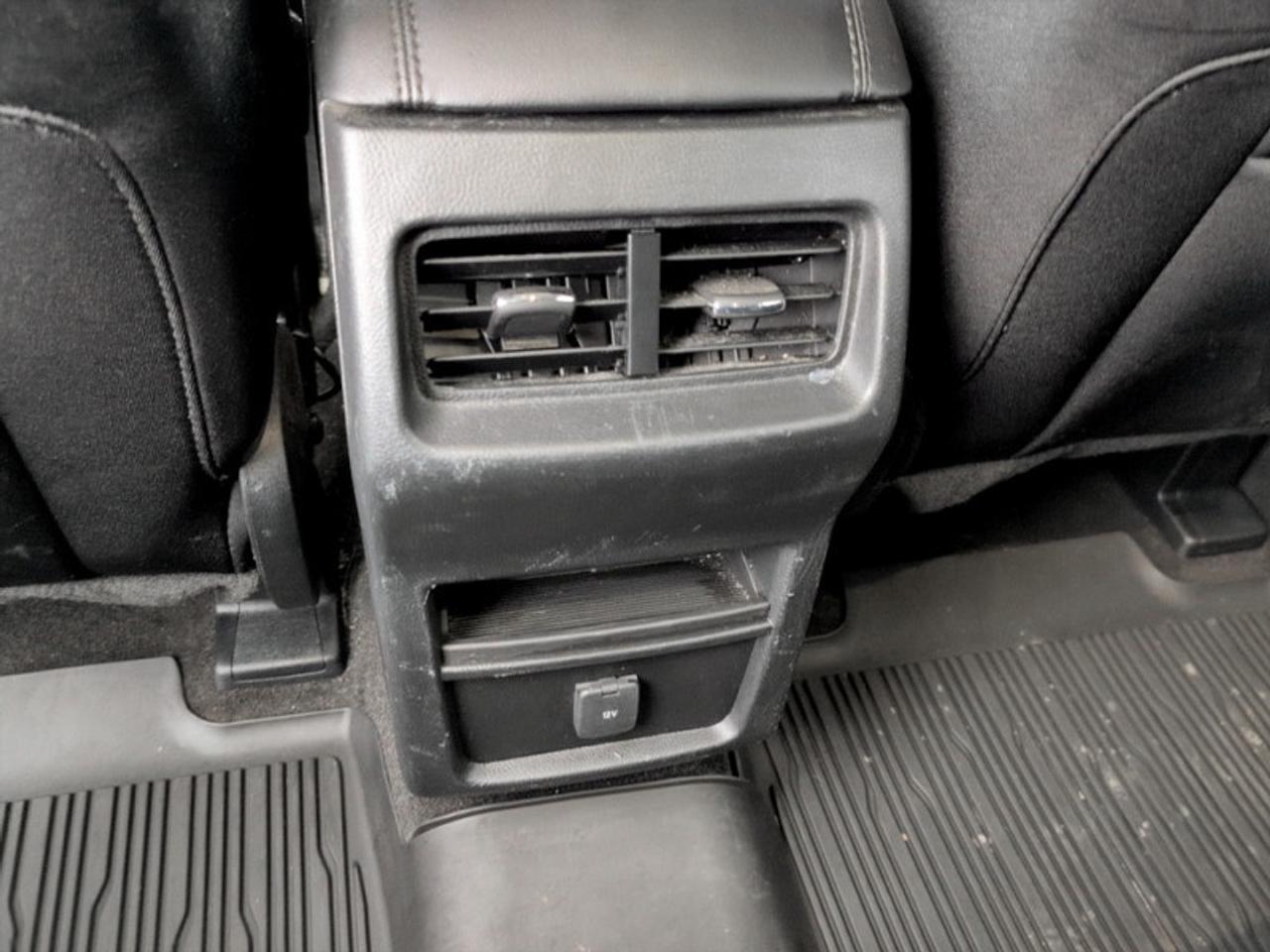 2020 Ford Edge SE AWD Photo