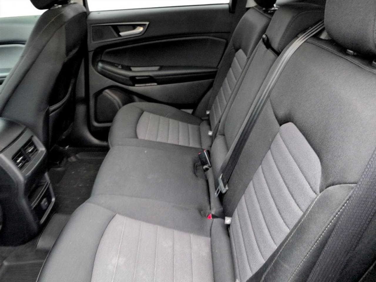 2020 Ford Edge SE AWD Photo