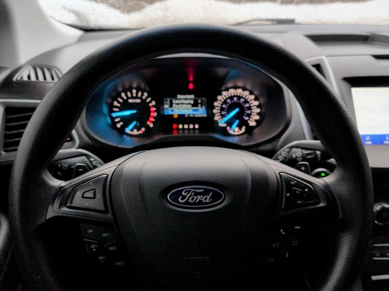 2020 Ford Edge SE AWD Photo