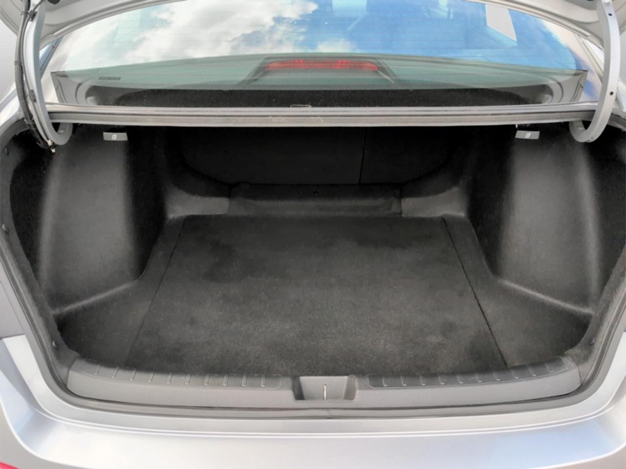 2025 Honda Civic Hybrid Sedan Sport  **LOW KMS** Photo