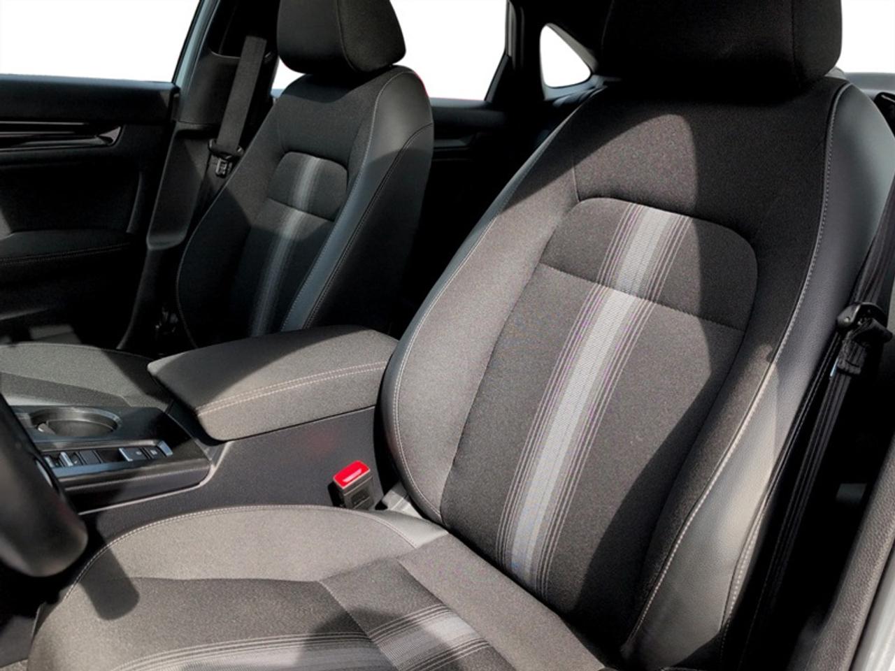 2025 Honda Civic Hybrid Sedan Sport  **LOW KMS** Photo