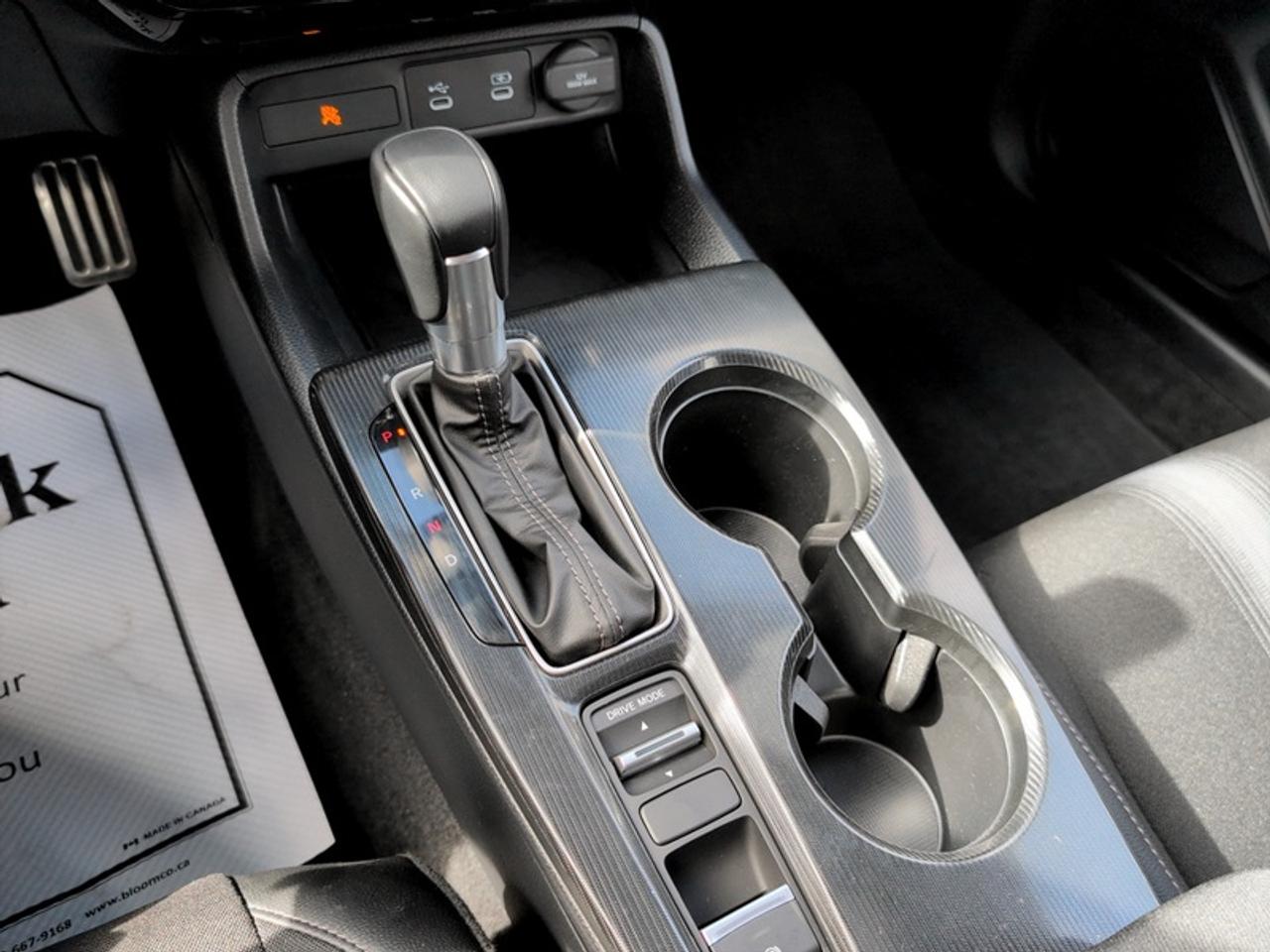 2025 Honda Civic Hybrid Sedan Sport  **LOW KMS** Photo