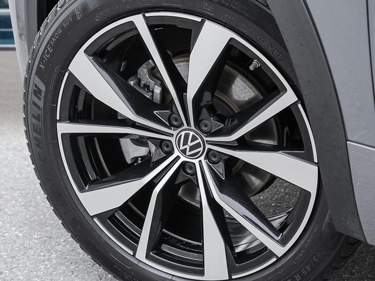 2026 Volkswagen Atlas Cross Sport Execline  - Massaging Seats Photo