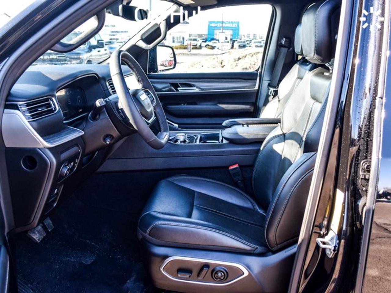 2024 Jeep Wagoneer Series III 4x4 7 Seater Pano Sunroof 10.1"Display Navi 22"Alloy Photo