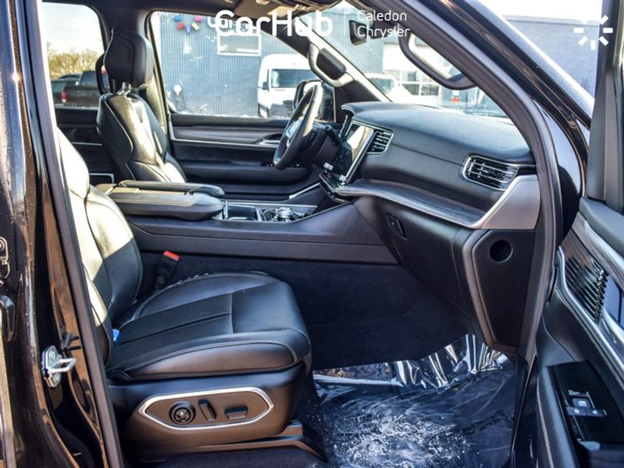 2024 Jeep Wagoneer Series III 4x4 7 Seater Pano Sunroof 10.1"Display Navi 22"Alloy Photo
