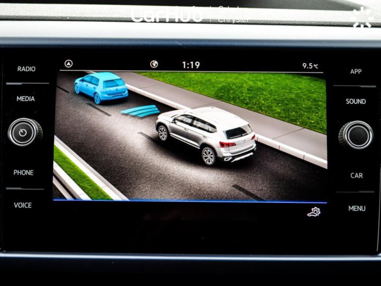 2023 Volkswagen Taos Comfortline Heated Front Seats Lane Assist Remote Start Photo