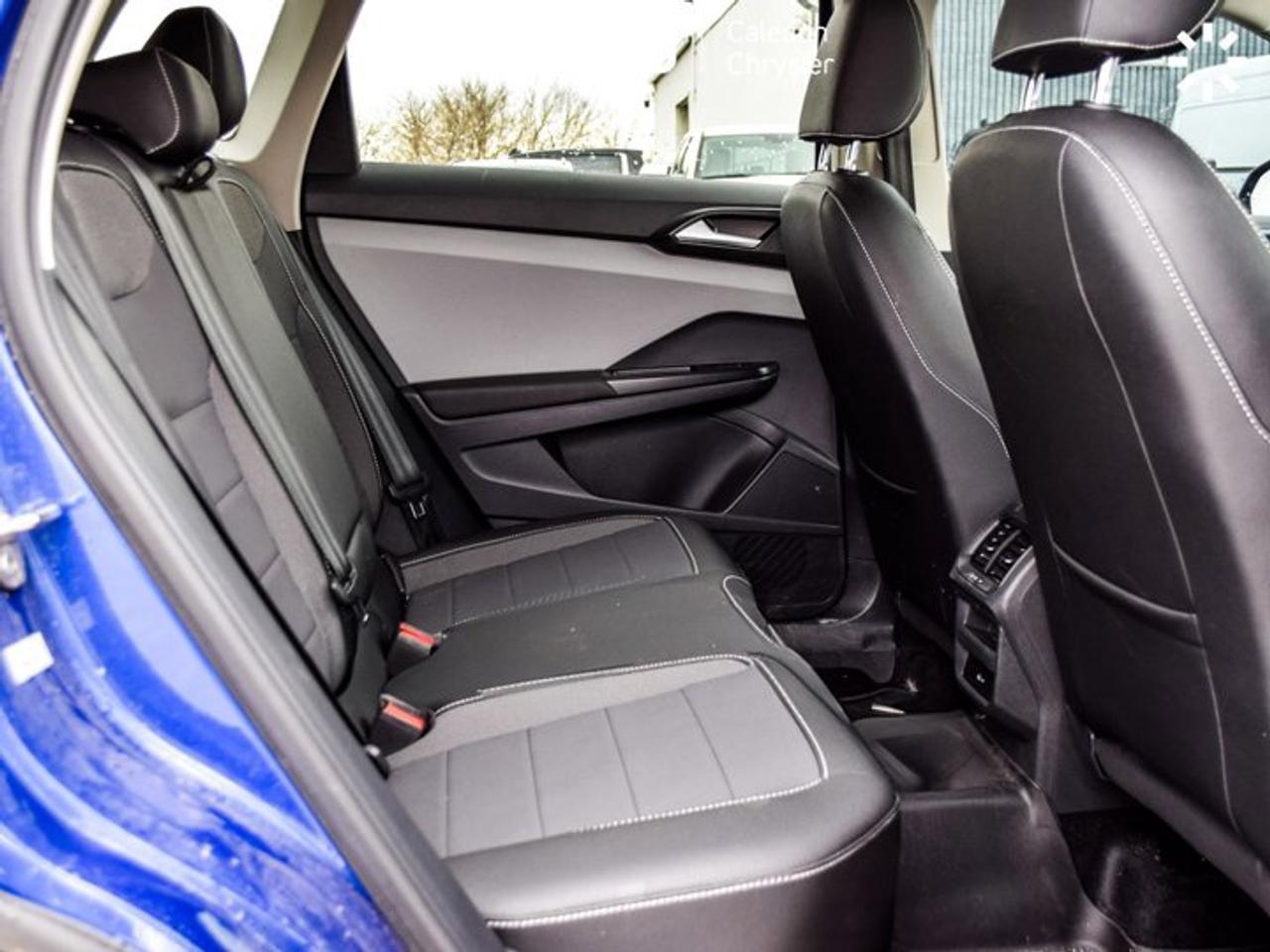 2023 Volkswagen Taos Comfortline Heated Front Seats Lane Assist Remote Start Photo