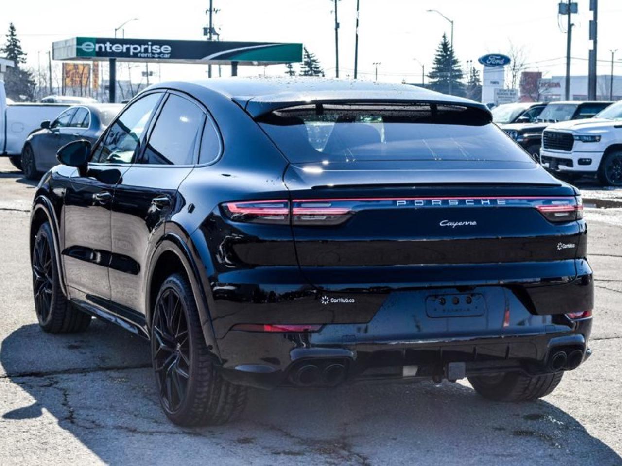 2023 Porsche Cayenne Platinum Edition Coupe AWD Pano Sunroof Ventilated Front Seats Photo
