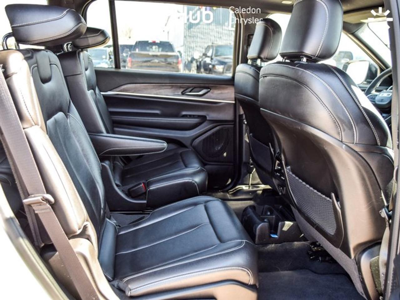 2024 Jeep Grand Cherokee L Limited 7 Seater 10.1"Display Pano sunroof Blin Spot Lane Assist Photo