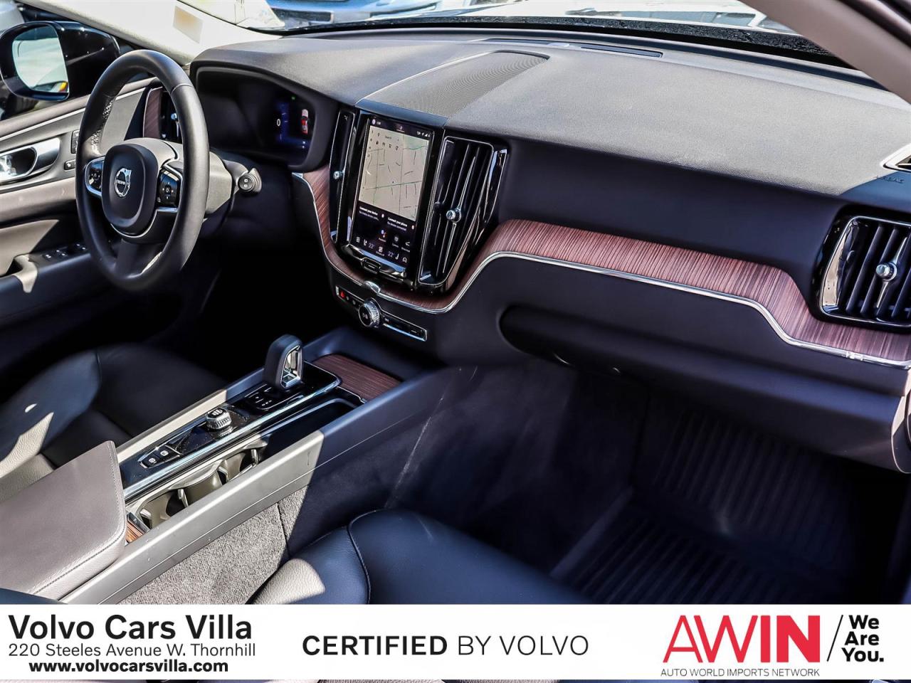 2024 Volvo XC60 B5 AWD Plus Dark Theme Photo