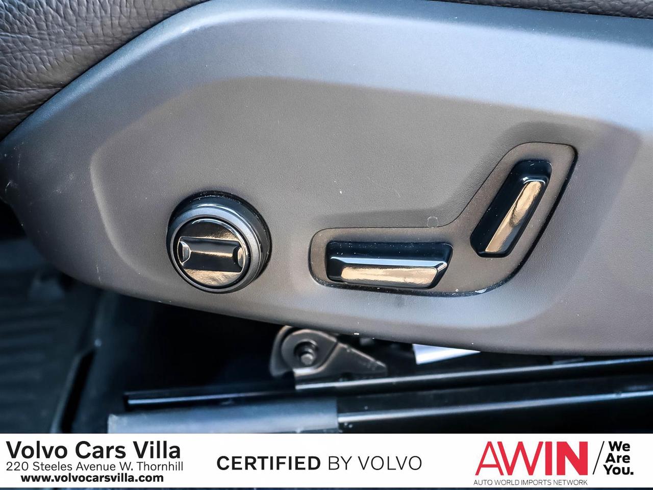 2024 Volvo XC60 B5 AWD Plus Dark Theme Photo