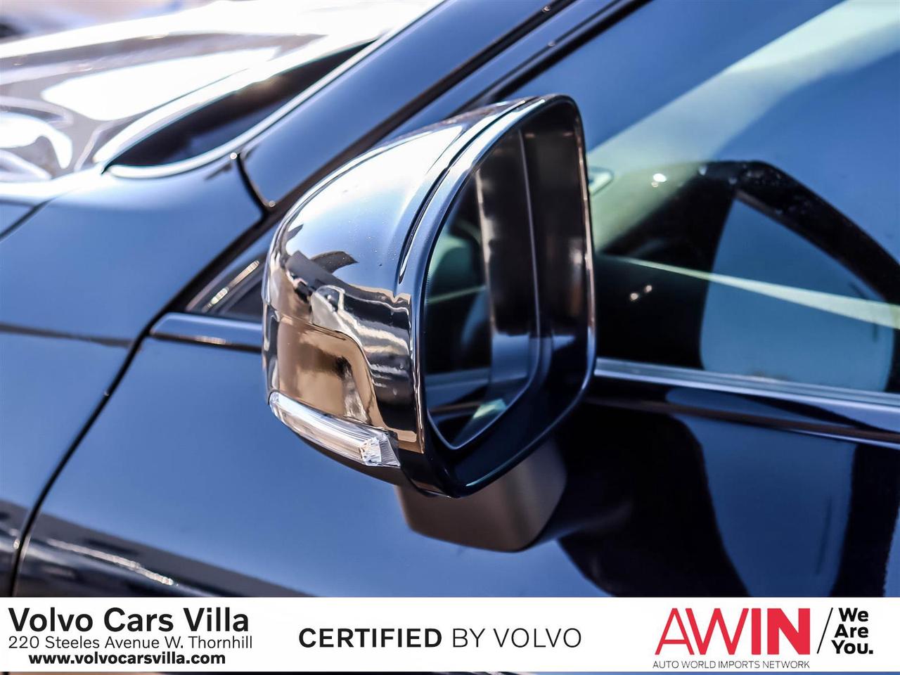 2024 Volvo XC60 B5 AWD Plus Dark Theme Photo