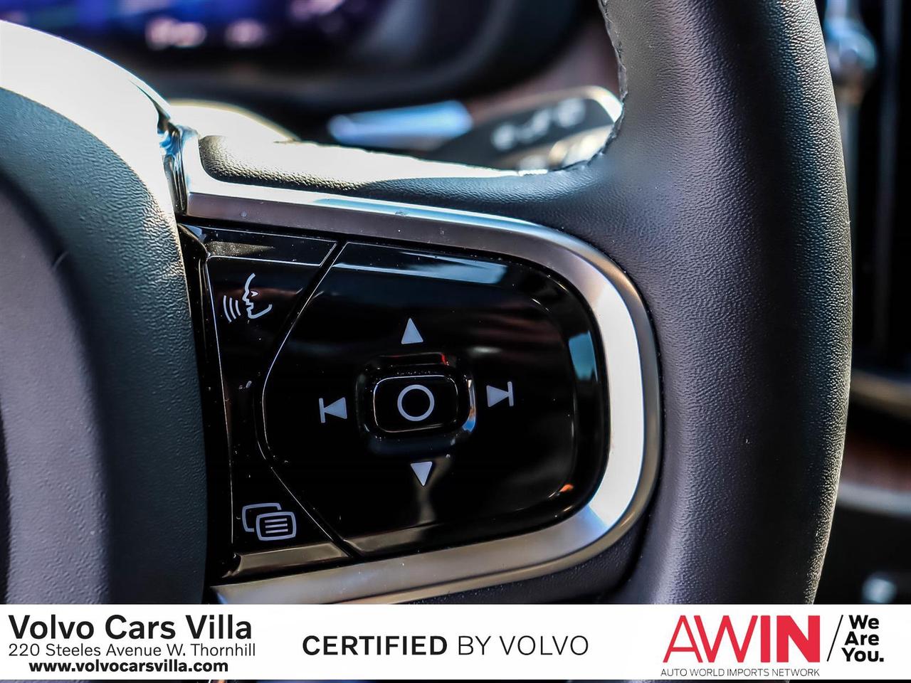 2024 Volvo XC60 B5 AWD Plus Dark Theme Photo