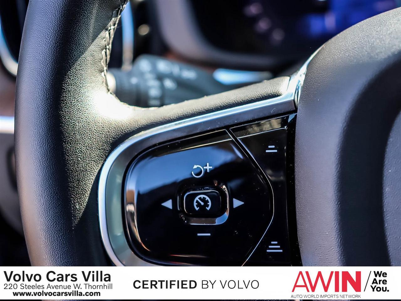 2024 Volvo XC60 B5 AWD Plus Dark Theme Photo