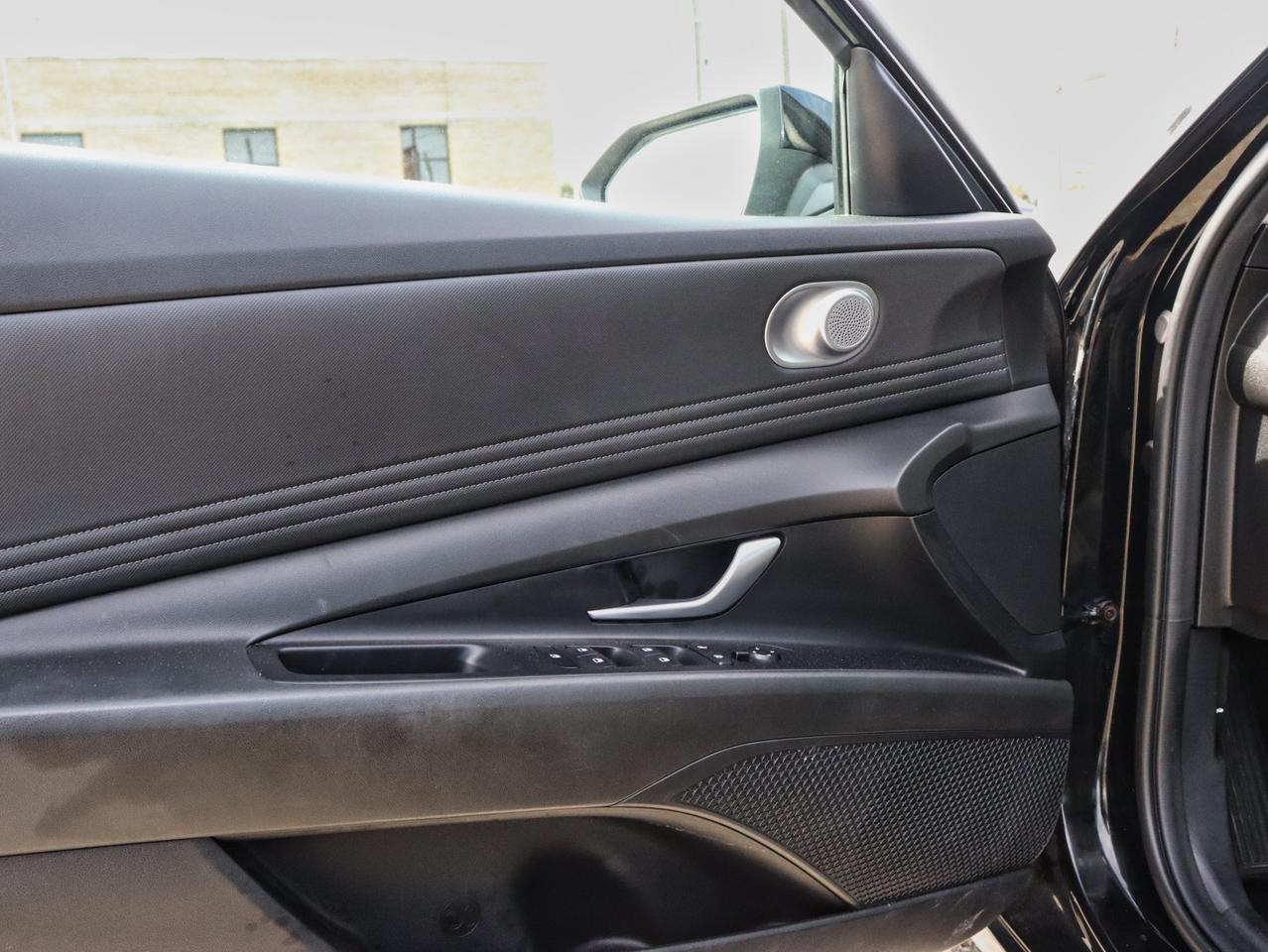 2023 Hyundai Elantra Preferred Photo