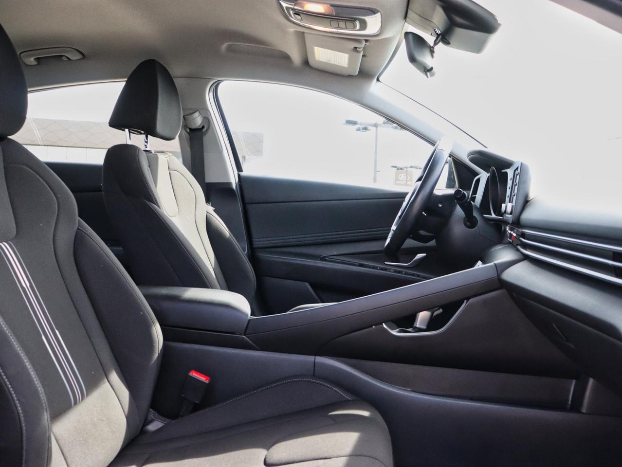 2023 Hyundai Elantra Preferred Photo