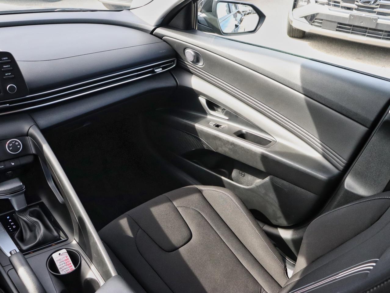 2023 Hyundai Elantra Preferred Photo