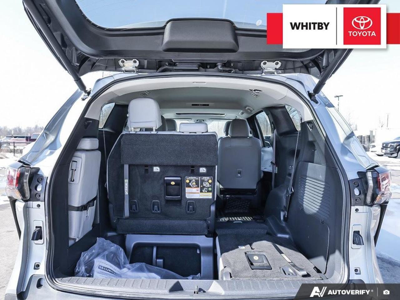 2025 Toyota Sienna XLE Hybrid 2.5L Photo