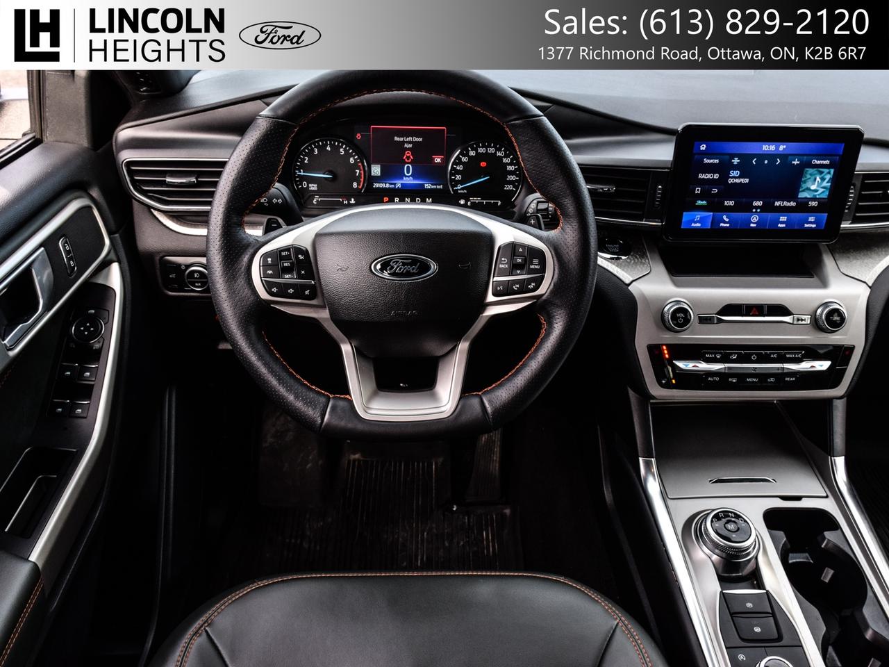 2023 Ford Explorer  Photo