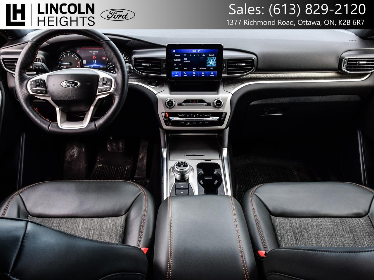 2023 Ford Explorer  Photo