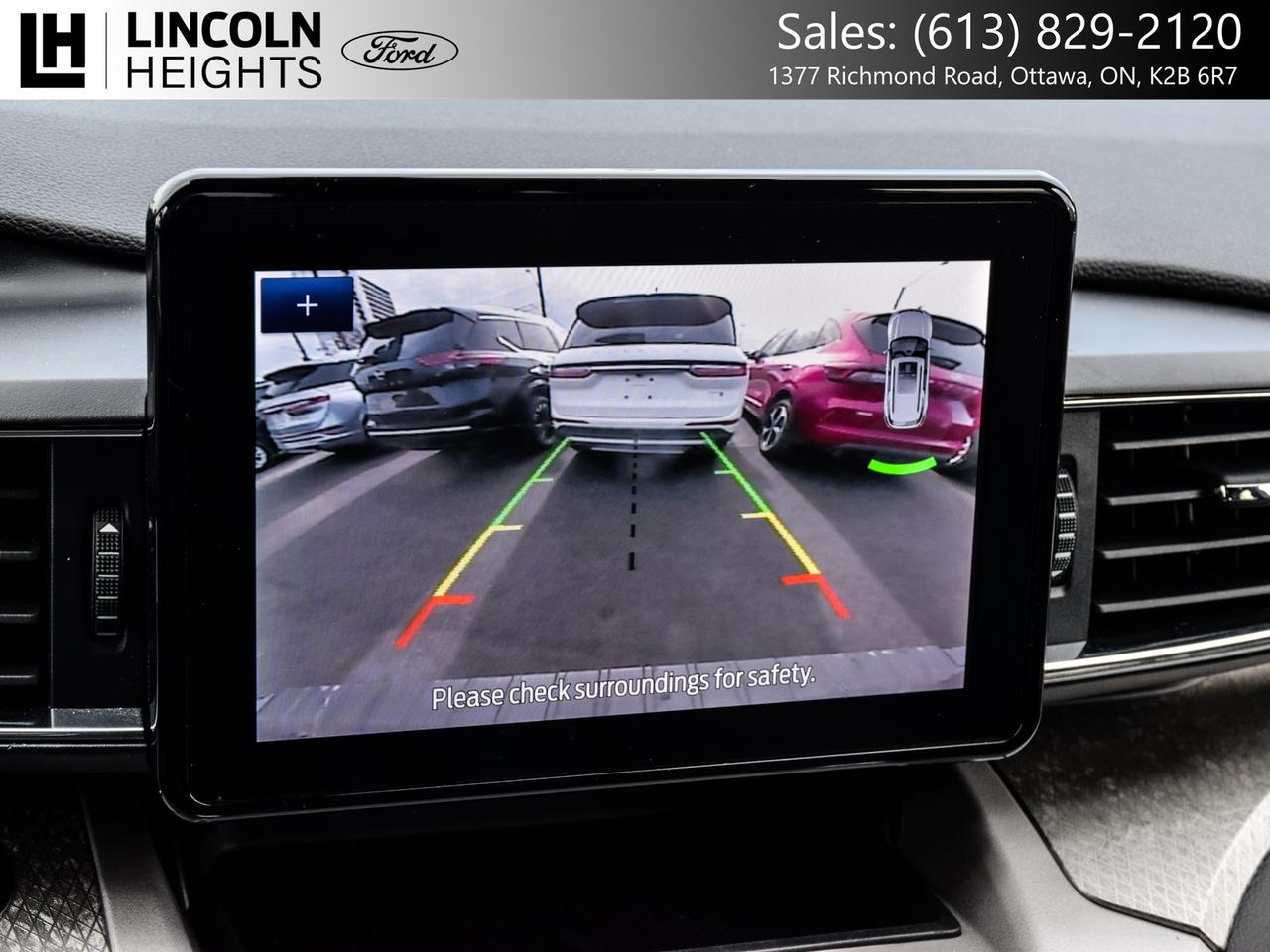 2023 Ford Explorer  Photo