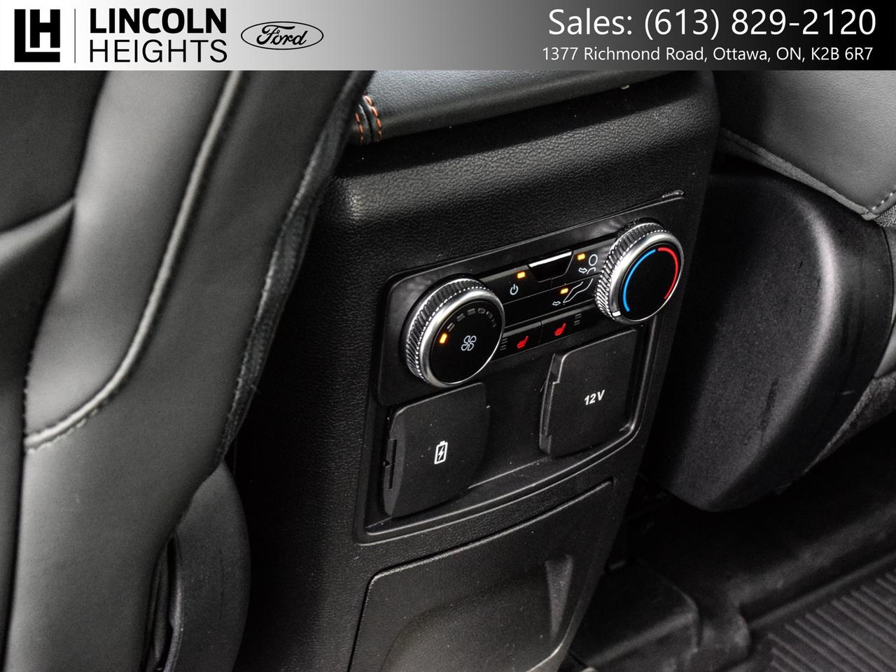 2023 Ford Explorer  Photo