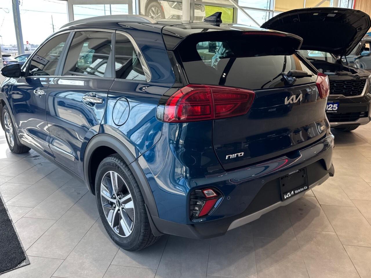 2022 Kia Niro Plug-In Hybrid SX Touring FWD Photo