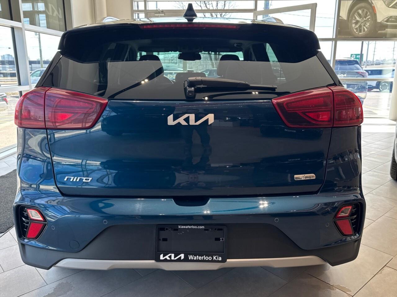 2022 Kia Niro Plug-In Hybrid SX Touring FWD Photo