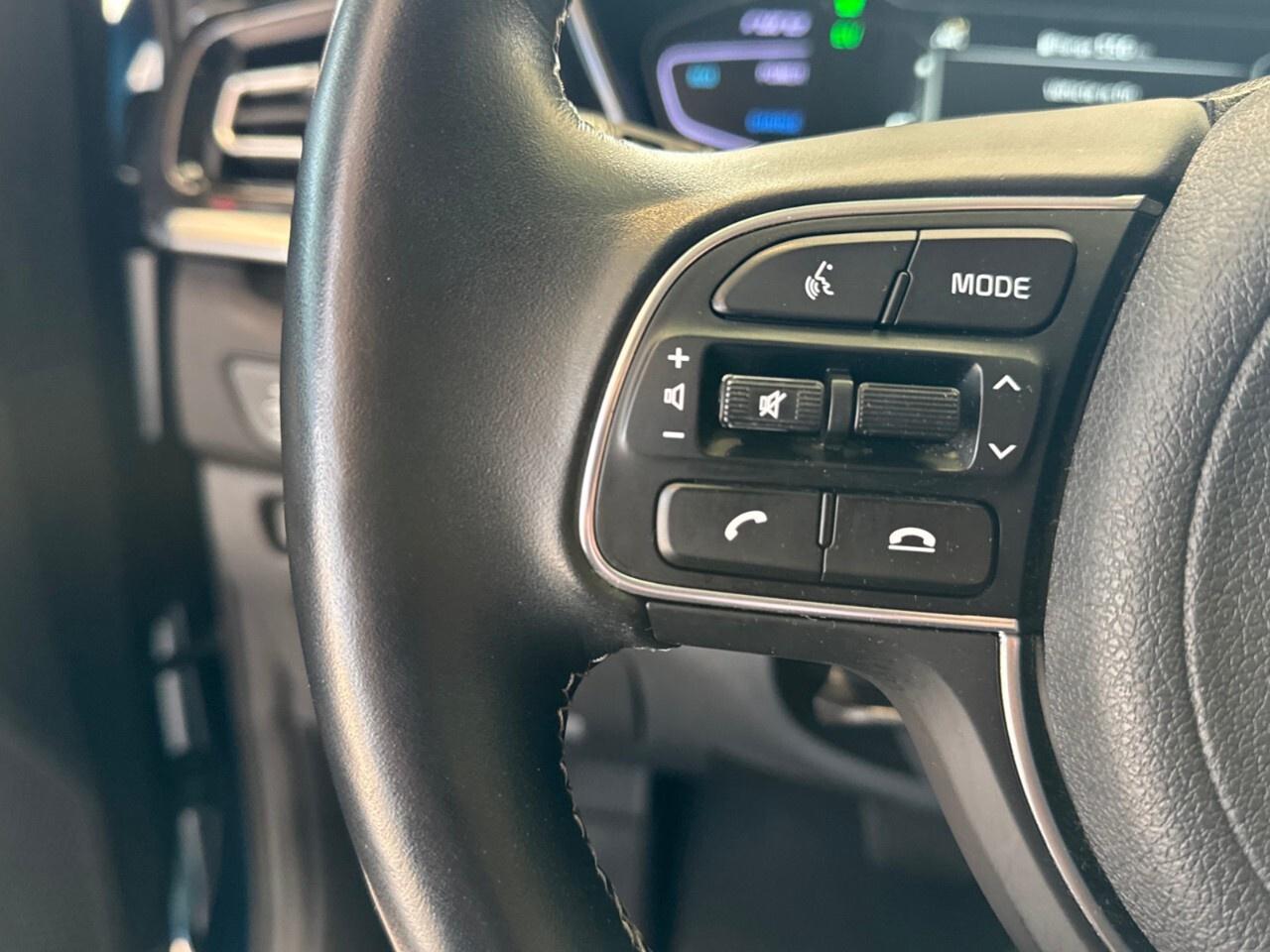 2022 Kia Niro Plug-In Hybrid SX Touring FWD Photo