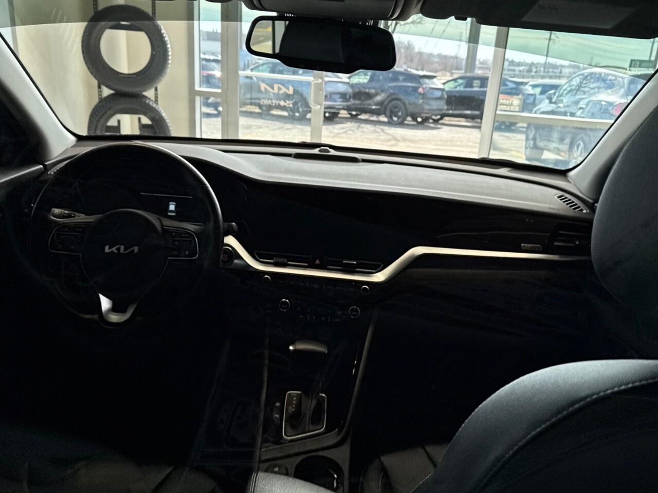 2022 Kia Niro Plug-In Hybrid SX Touring FWD Photo