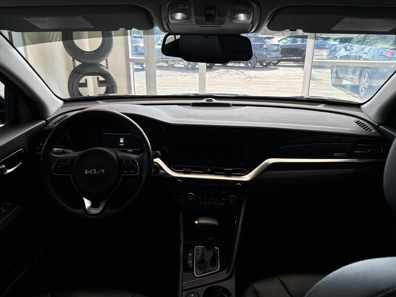 2022 Kia Niro Plug-In Hybrid SX Touring FWD Photo