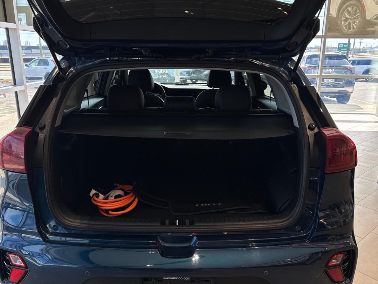 2022 Kia Niro Plug-In Hybrid SX Touring FWD Photo