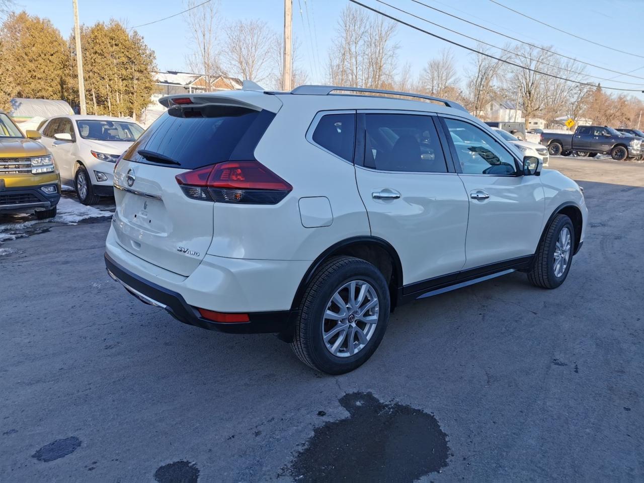 2018 Nissan Rogue SV AWD Photo