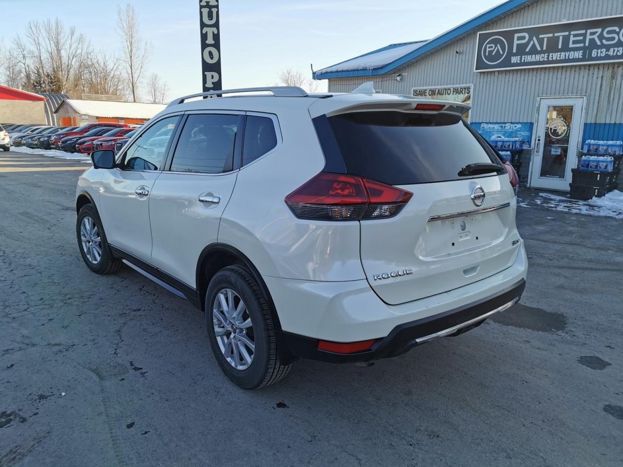 2018 Nissan Rogue SV AWD Photo