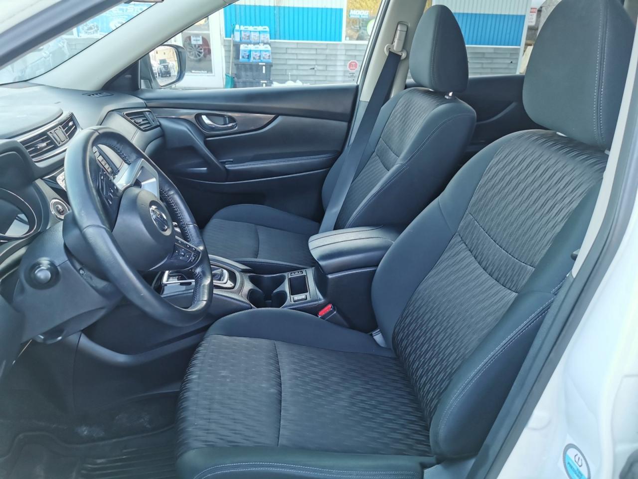 2018 Nissan Rogue SV AWD Photo