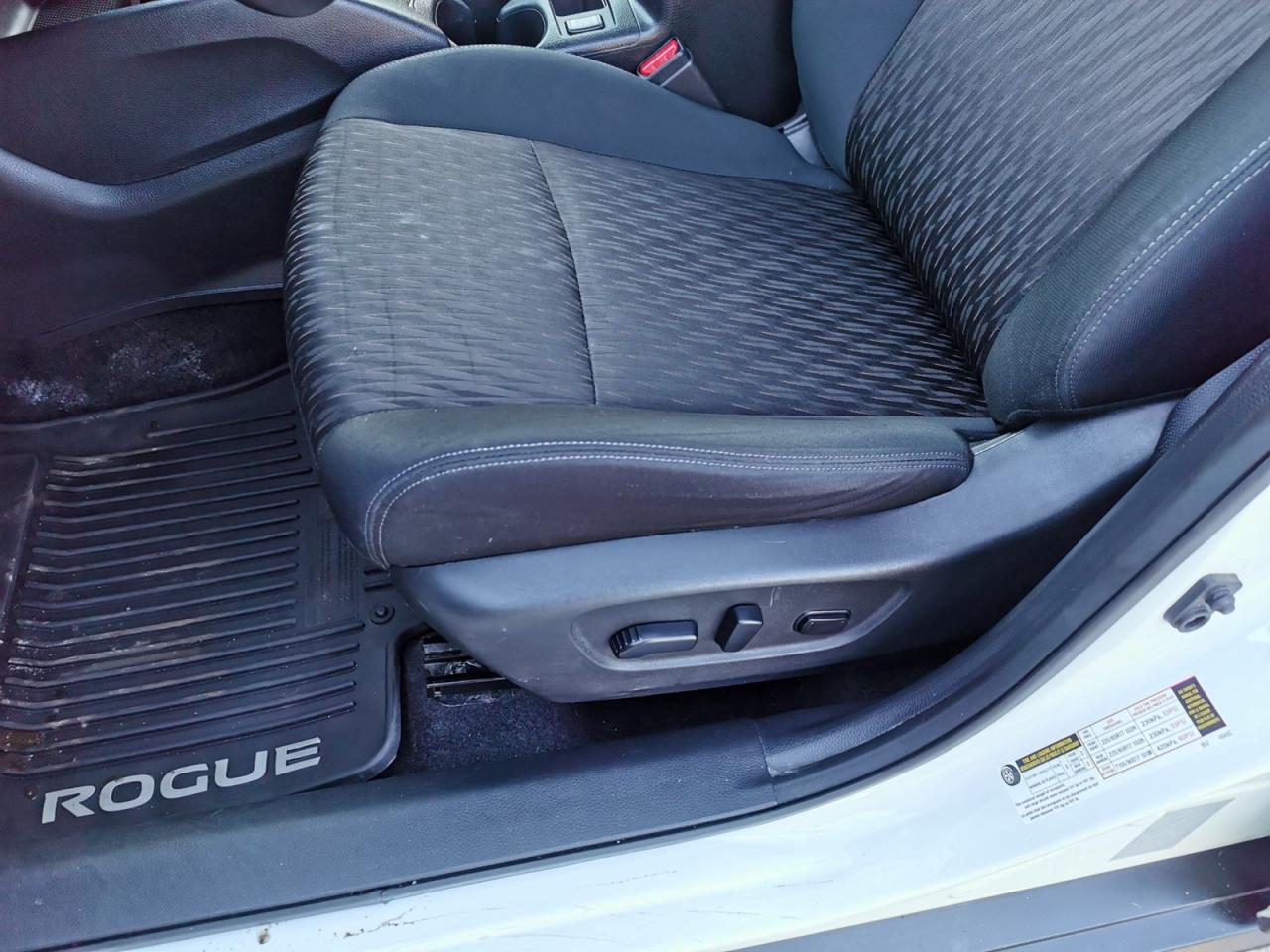 2018 Nissan Rogue SV AWD Photo