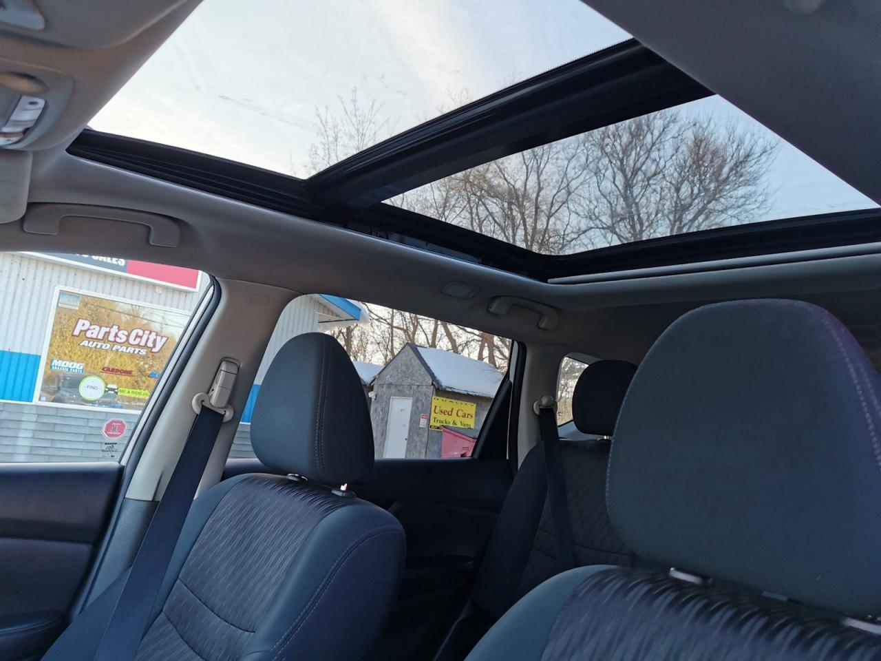 2018 Nissan Rogue SV AWD Photo