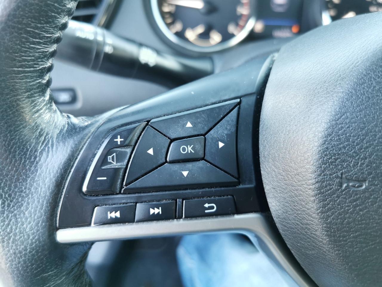 2018 Nissan Rogue SV AWD Photo