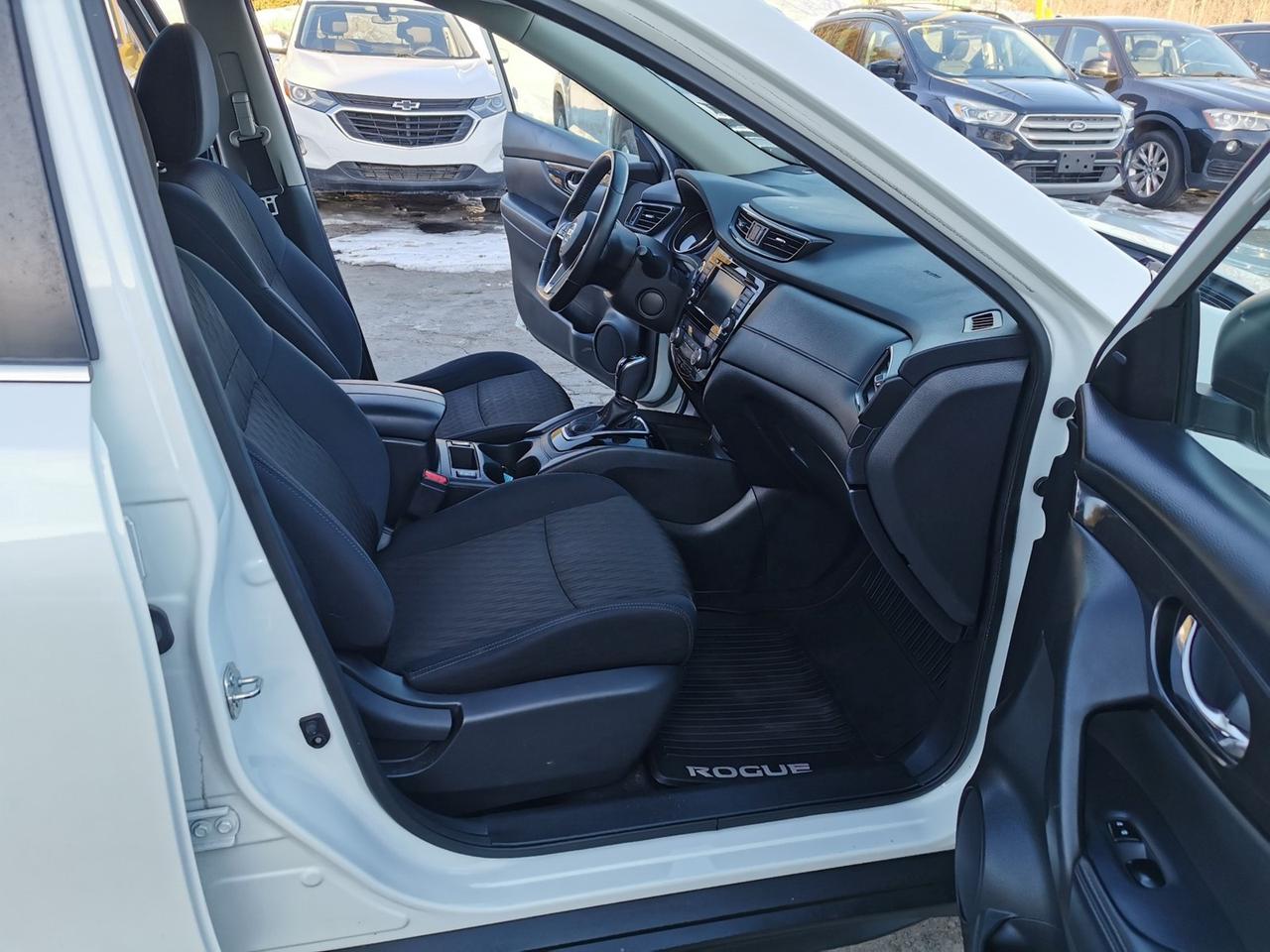 2018 Nissan Rogue SV AWD Photo