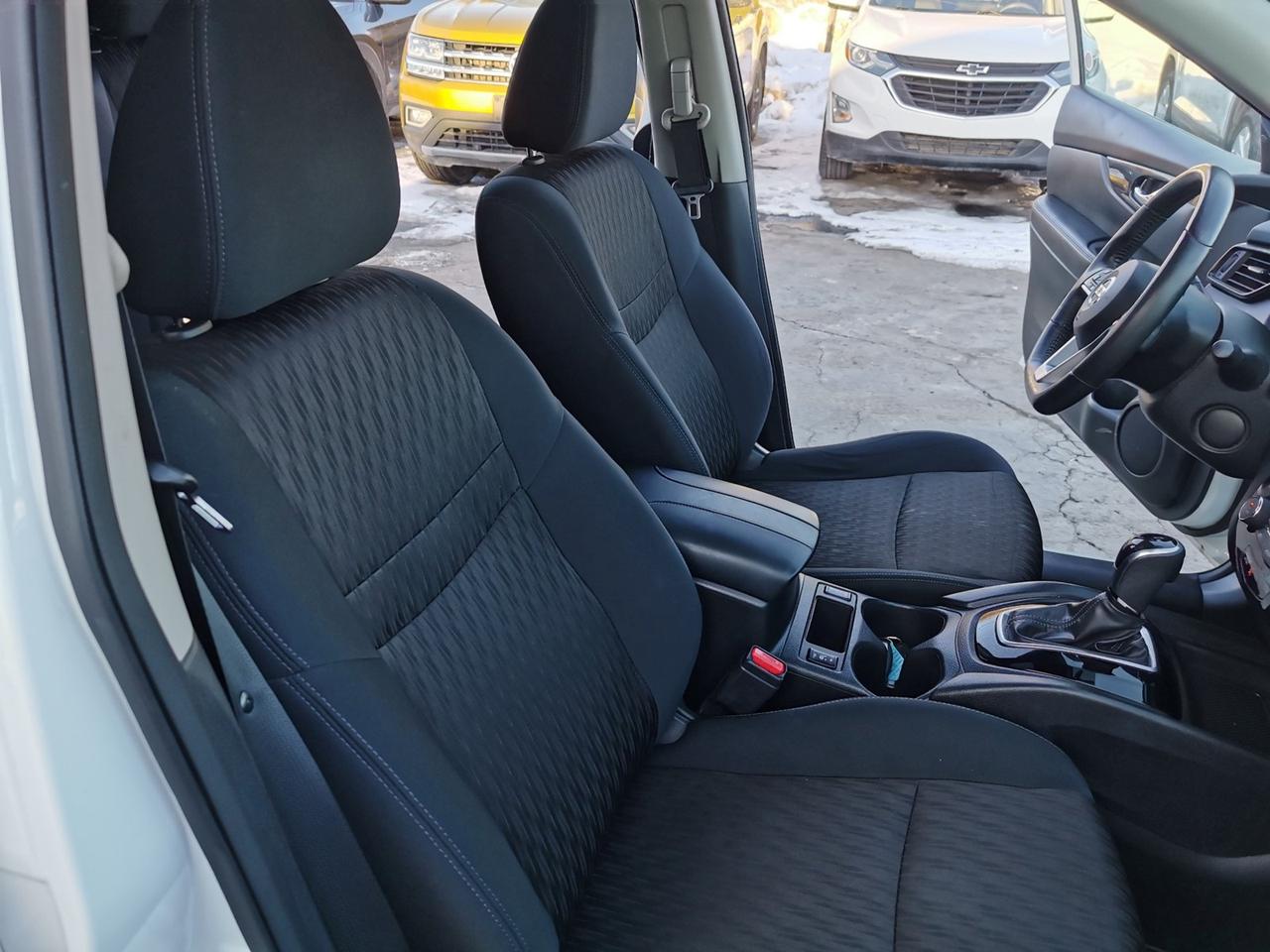 2018 Nissan Rogue SV AWD Photo