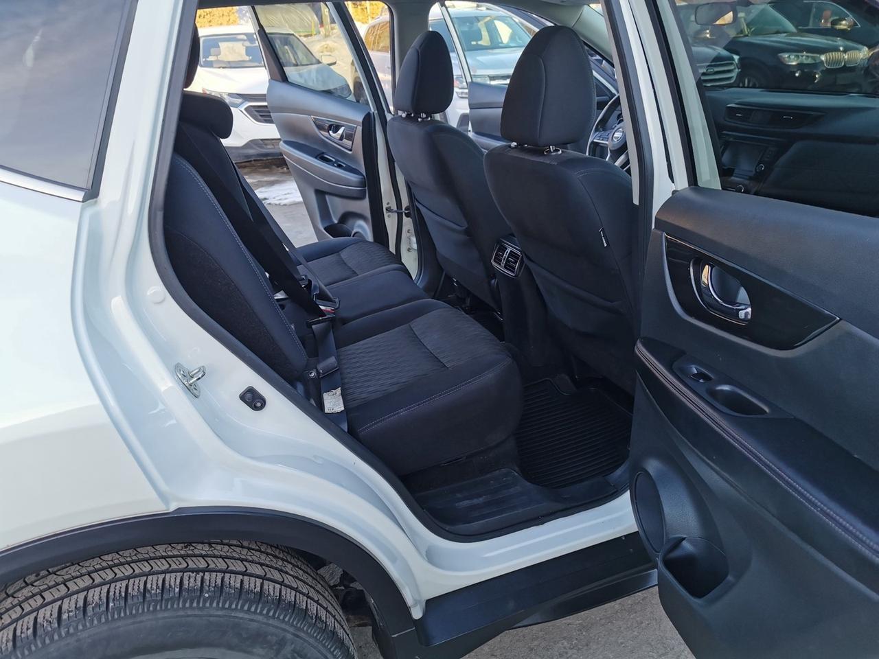 2018 Nissan Rogue SV AWD Photo