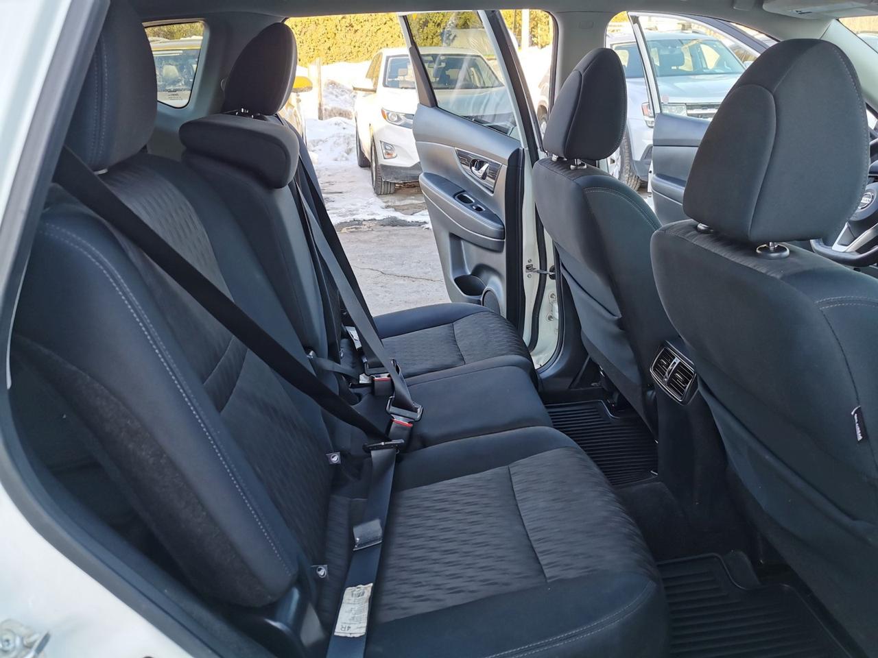 2018 Nissan Rogue SV AWD Photo