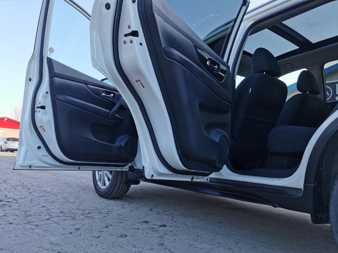 2018 Nissan Rogue SV AWD Photo