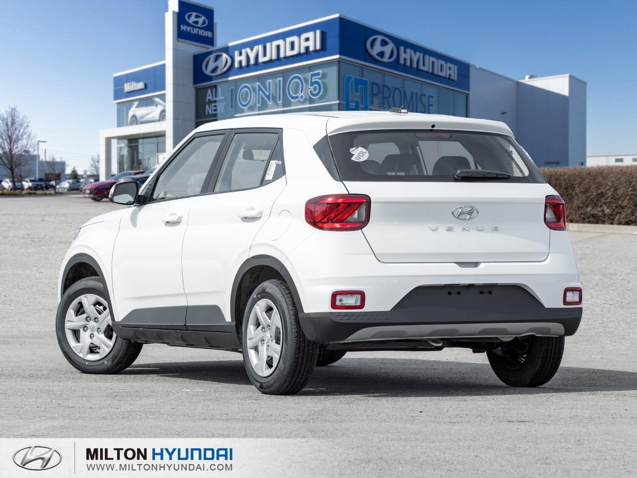 2026 Hyundai Venue Essential 4dr Front-Wheel Drive Photo4