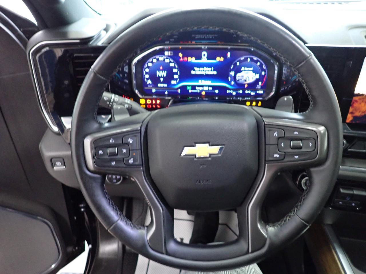 2024 Chevrolet Silverado 1500 High Country 4WD CREW LEATHER NAVI SUNROOF *DIESEL* Photo